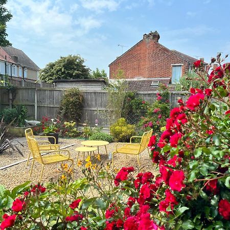 Gordon Villa - A Seaside Escape Harwich Exterior foto