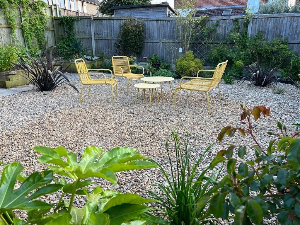 Gordon Villa - A Seaside Escape Harwich Exterior foto